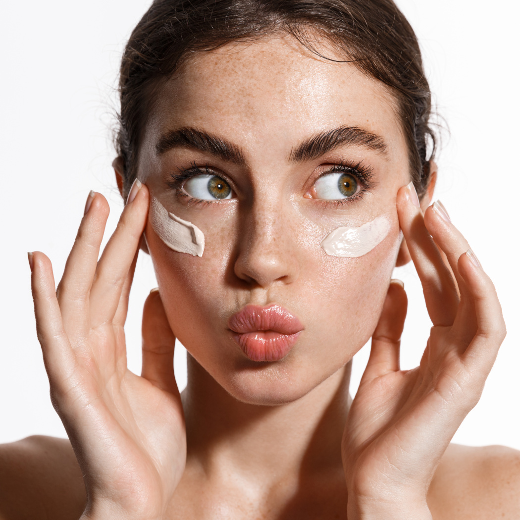 Pielęgnacja twarzy i włosów 2022. TOP 6 trendów kosmetycznych, które musisz przetestować w tym roku!